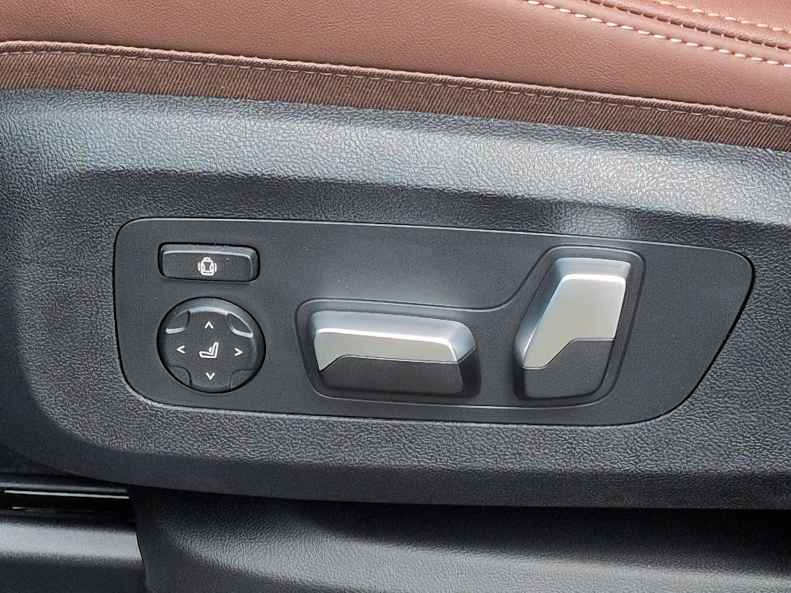 Thumbnail: 2026 BMW X5 - 18