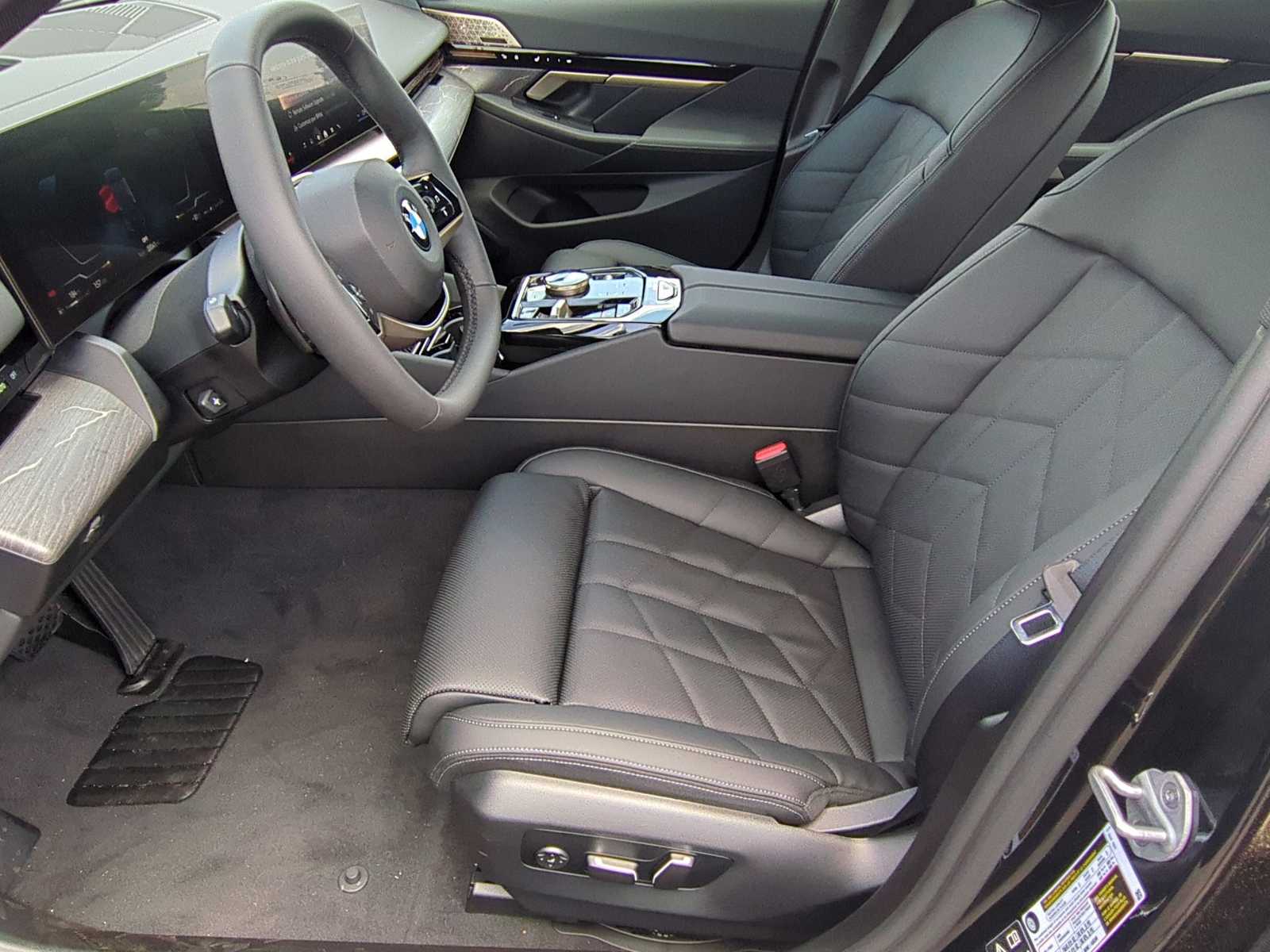 Thumbnail: 2025 BMW 5 Series - 16