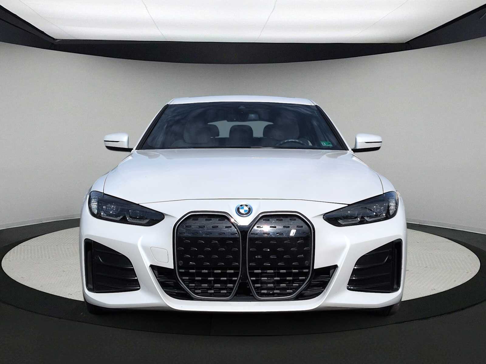 Thumbnail: 2022 BMW i4 - 3
