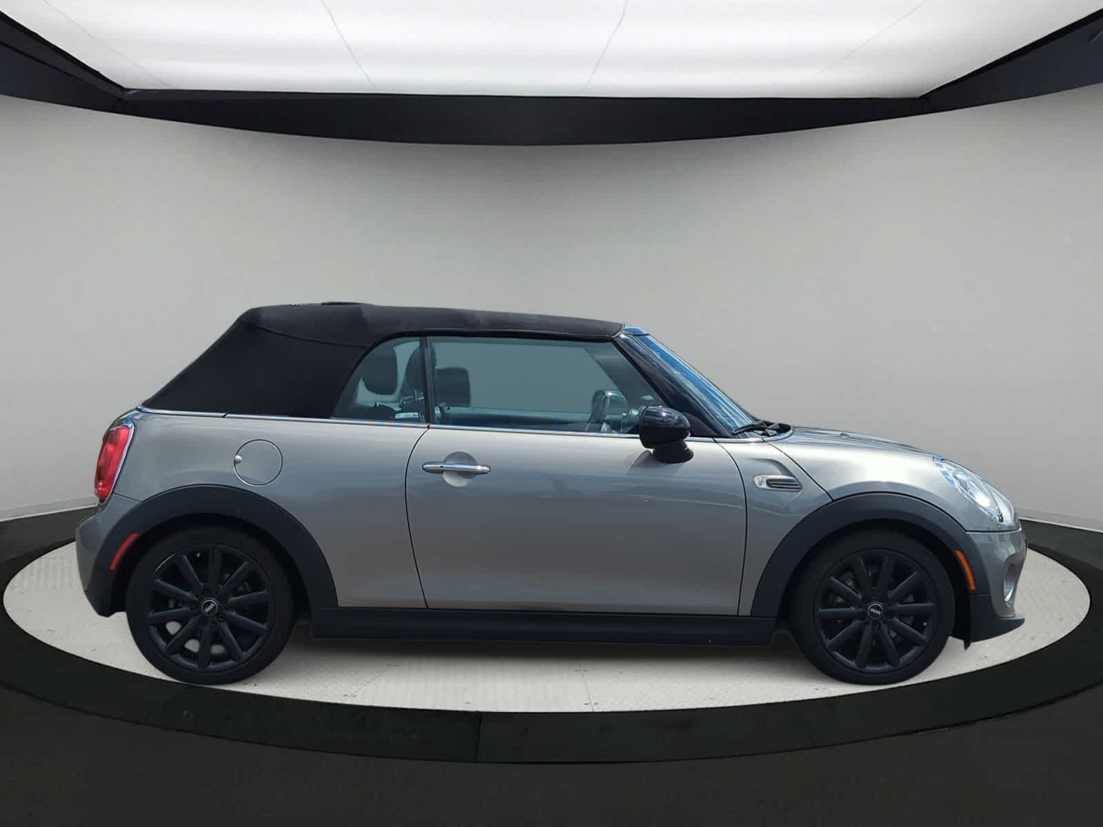 Thumbnail: 2016 MINI Cooper Convertible - 9