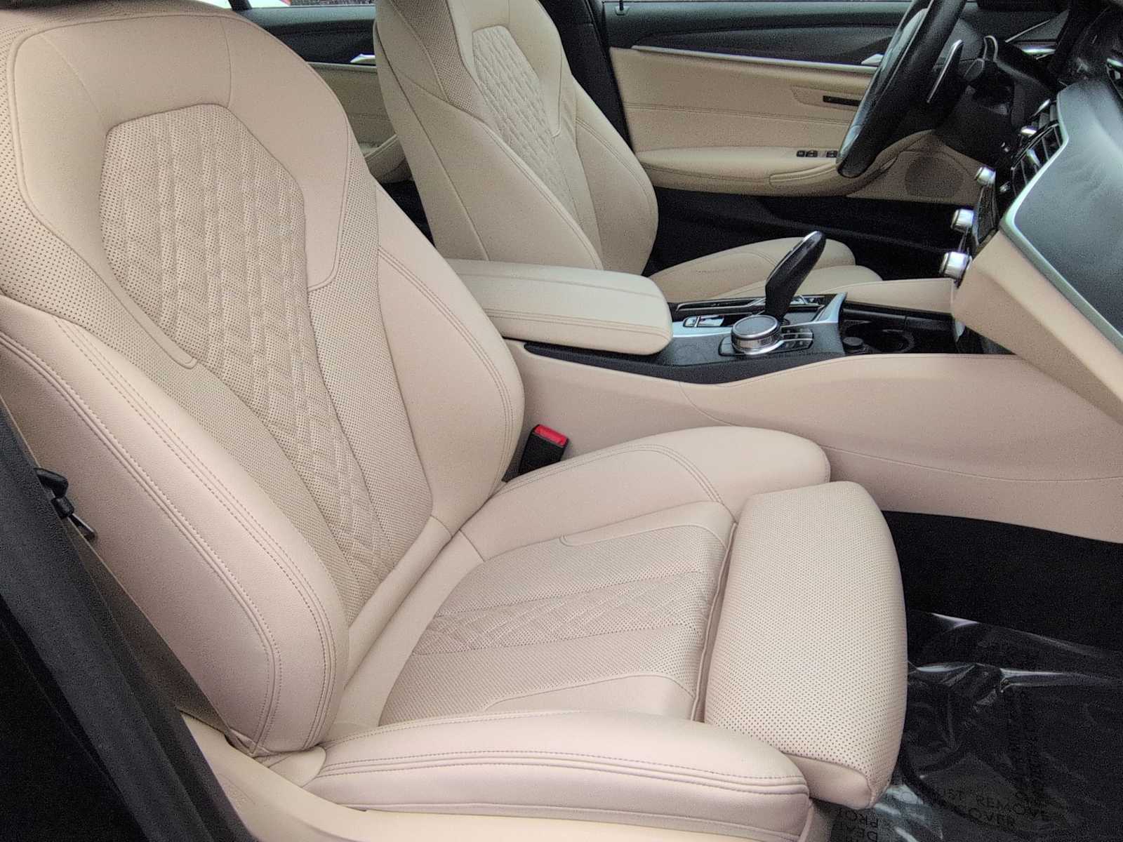 Thumbnail: 2023 BMW 5 Series - 21