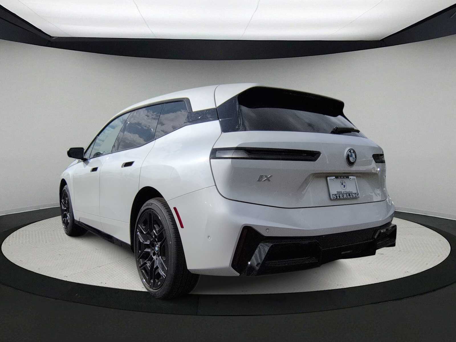 Thumbnail: 2026 BMW iX - 6