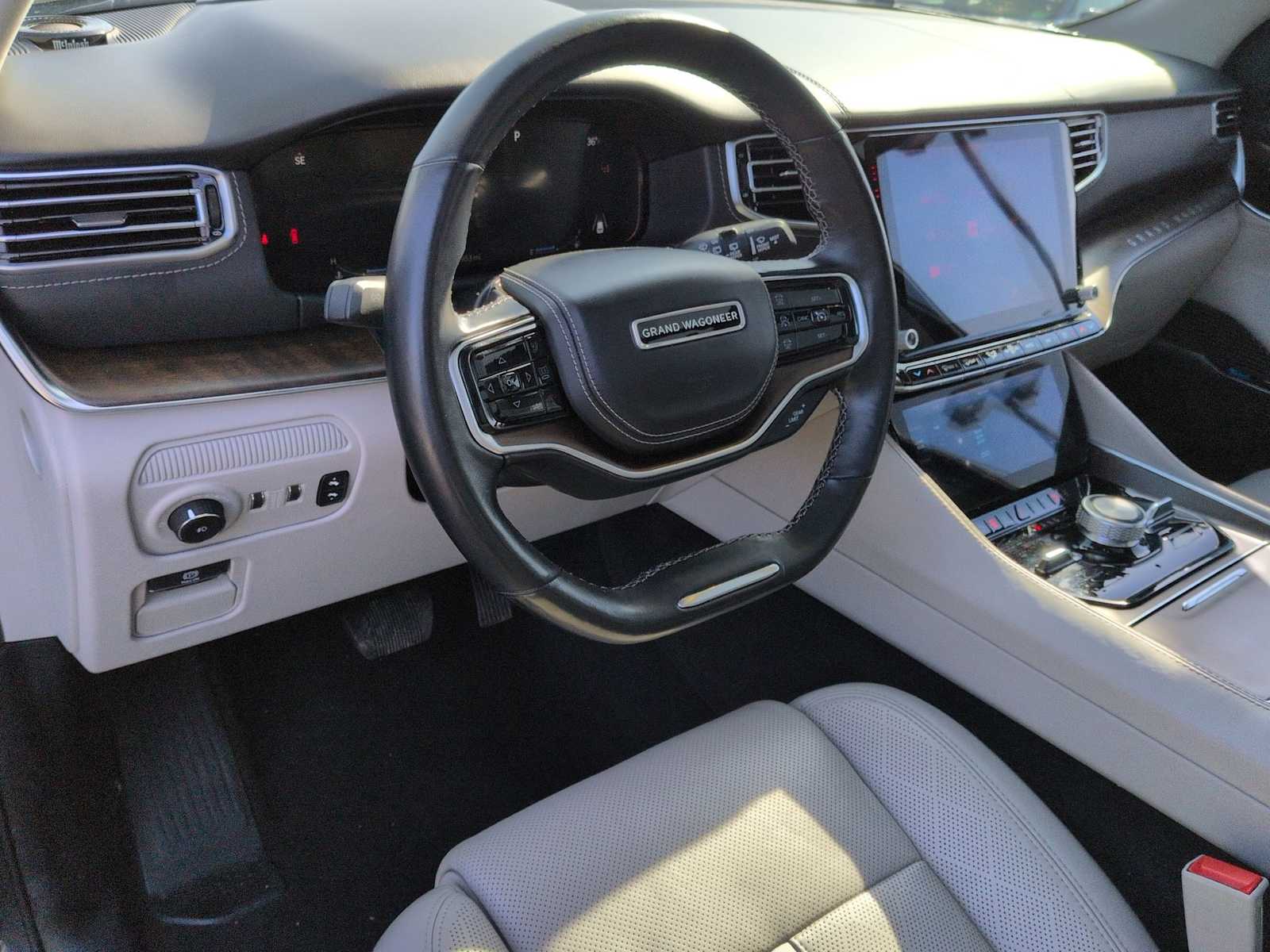 Thumbnail: 2023 Jeep Grand Wagoneer - 10