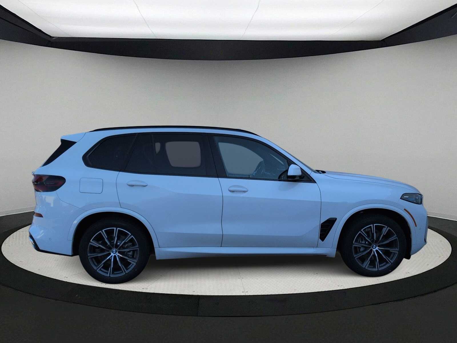 Thumbnail: 2026 BMW X5 - 9
