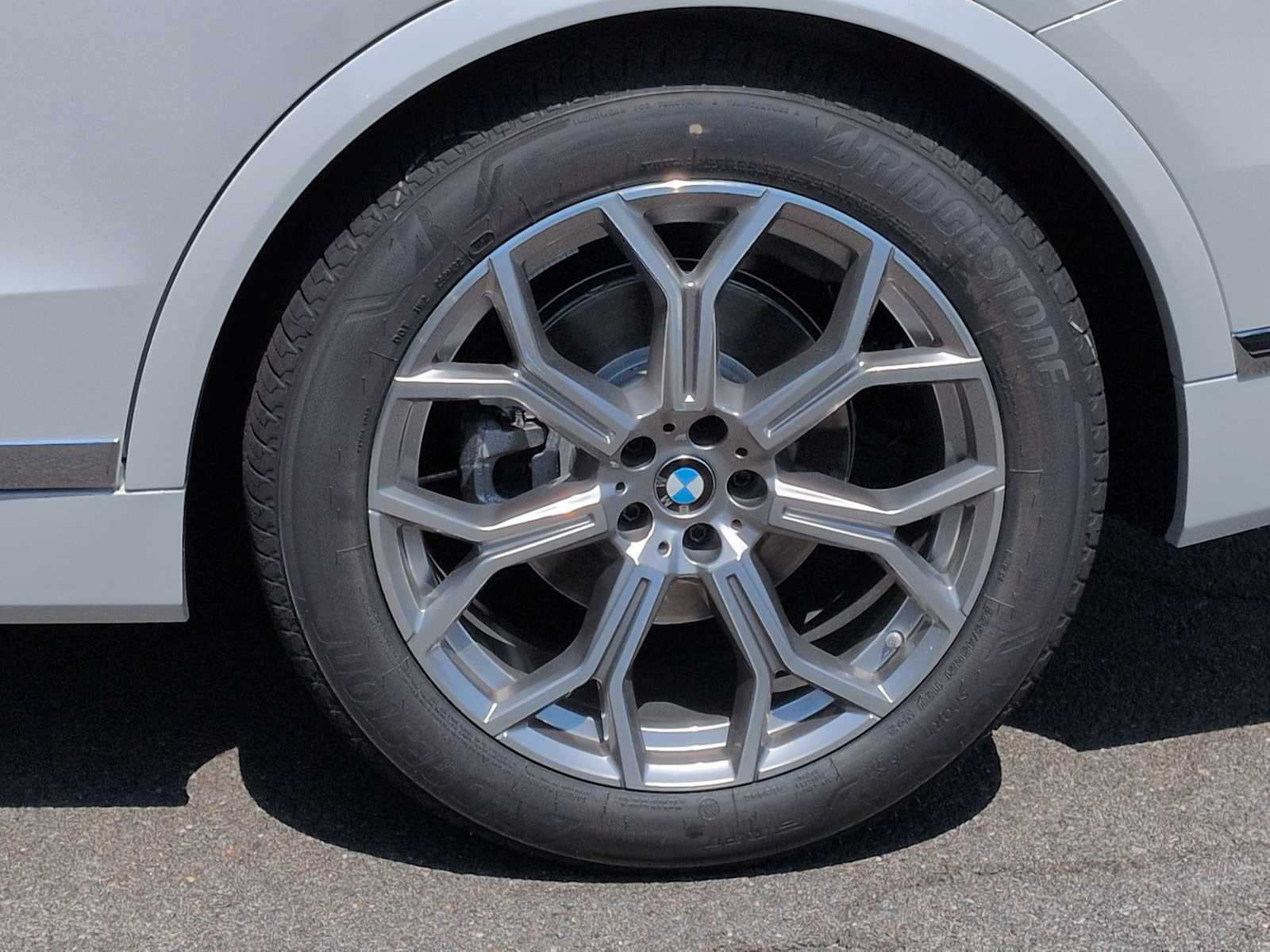 Thumbnail: 2027 BMW X7 - 14