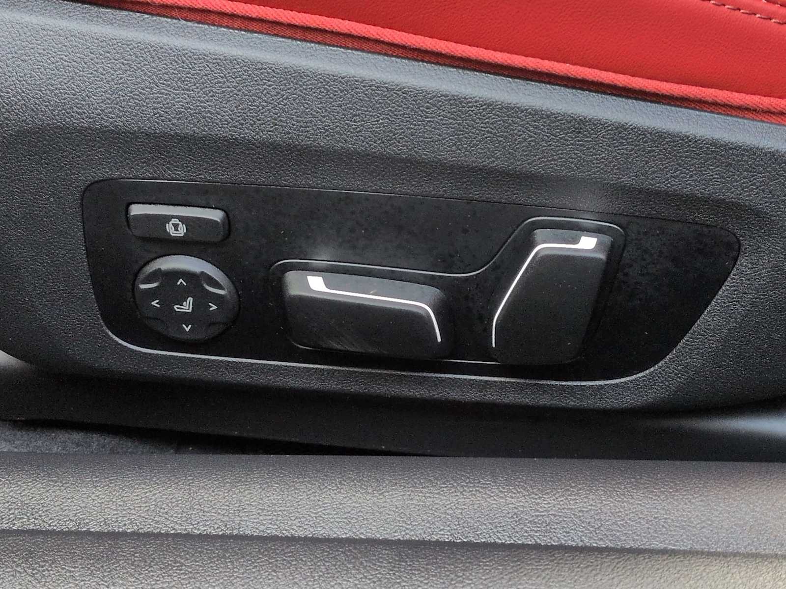 Thumbnail: 2025 BMW M4 - 17