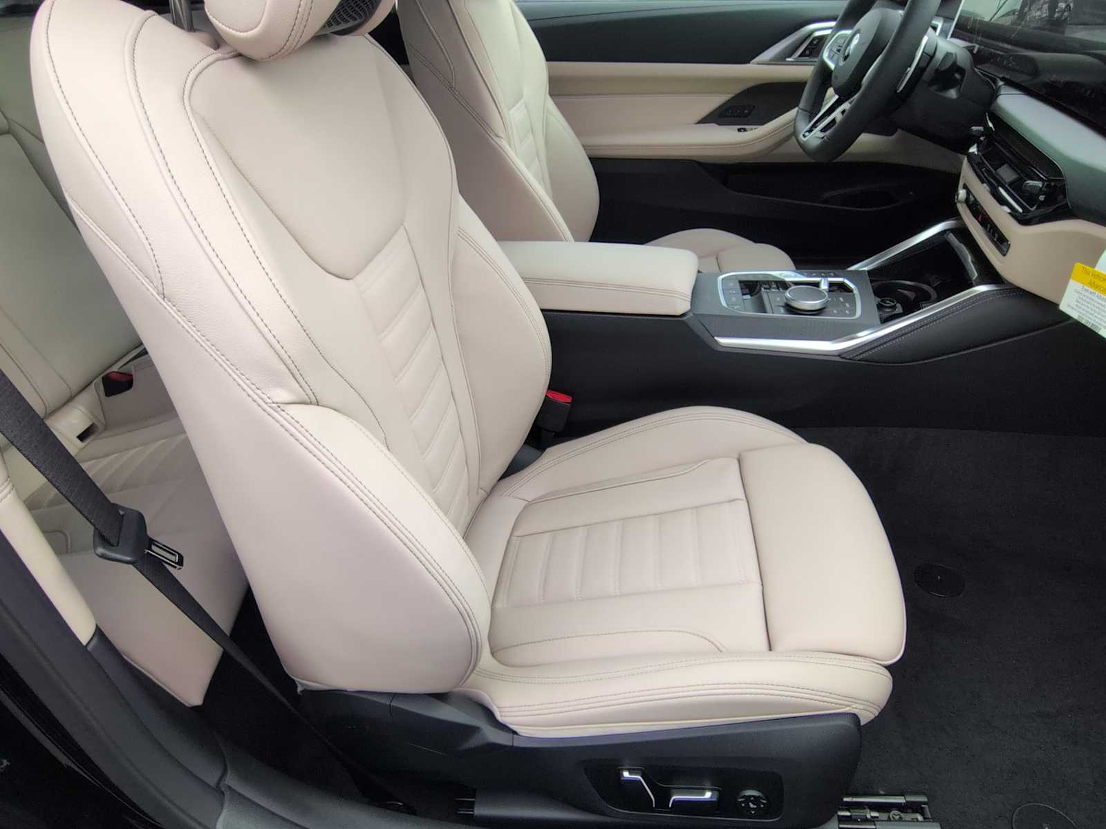 Thumbnail: 2026 BMW 4 Series - 22