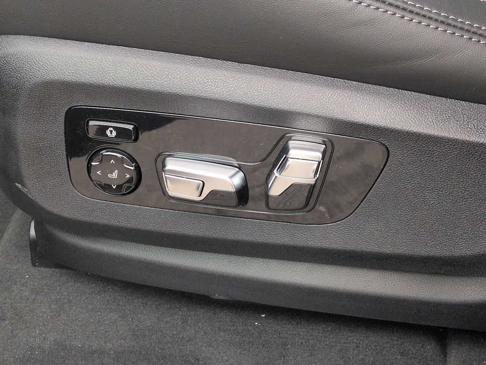 Thumbnail: 2026 BMW X5 - 18