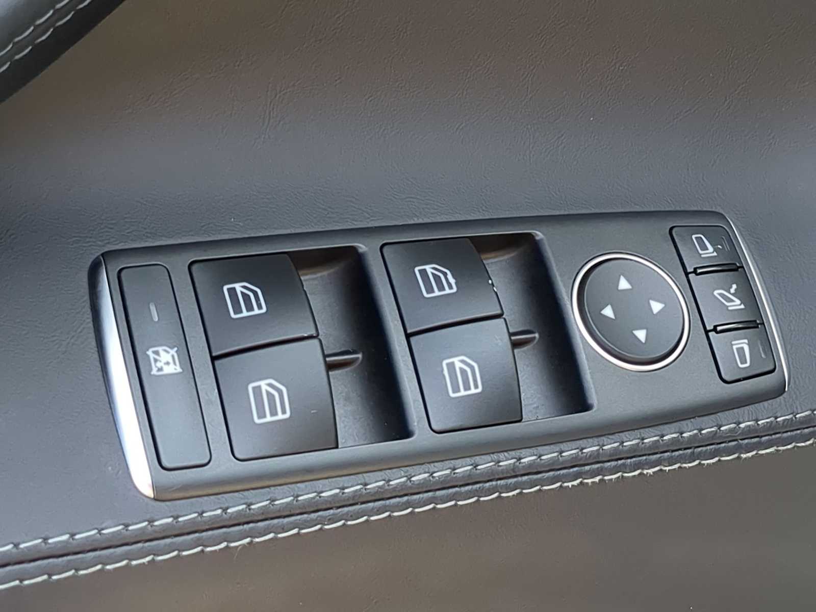 Thumbnail: 2016 Tesla Model S - 17