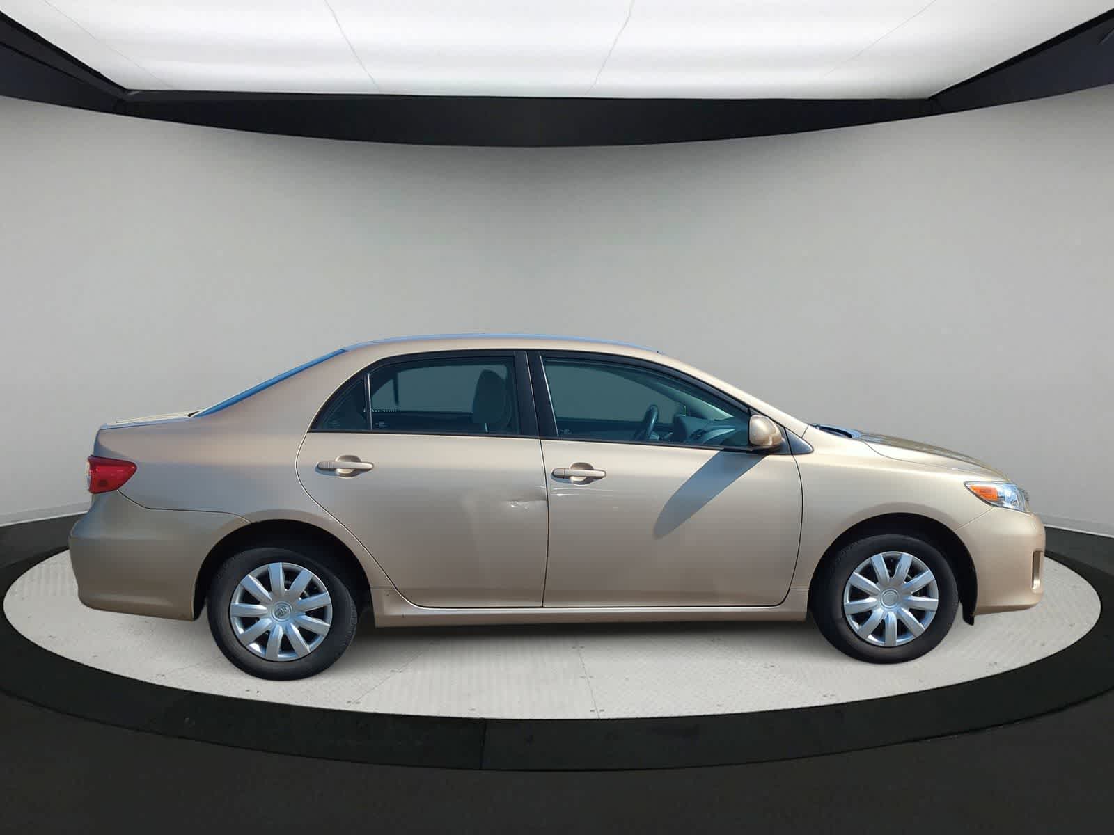 Thumbnail: 2011 Toyota Corolla - 9