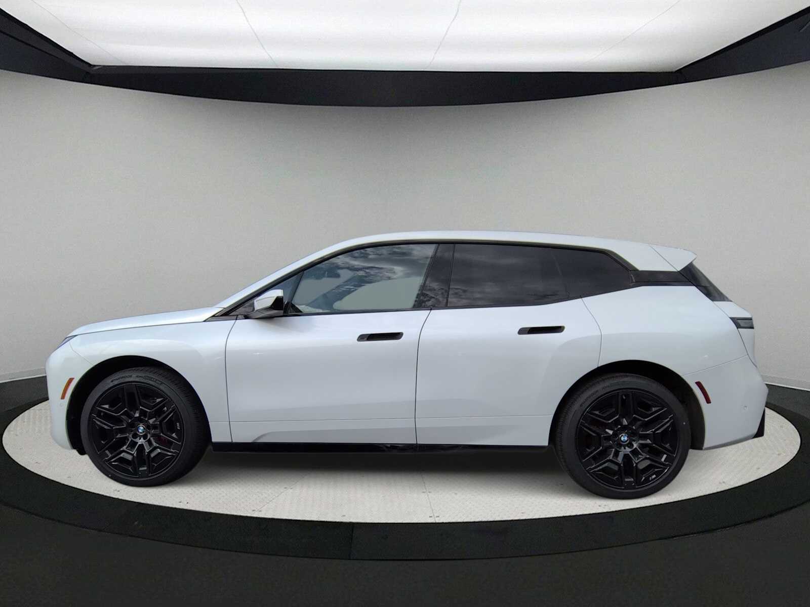 Thumbnail: 2026 BMW iX - 5