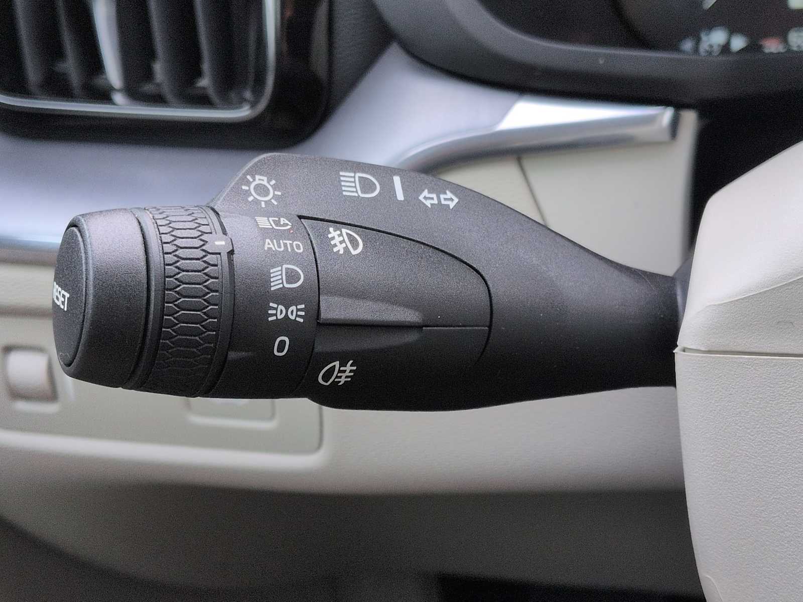 Thumbnail: 2020 Volvo XC60 - 28