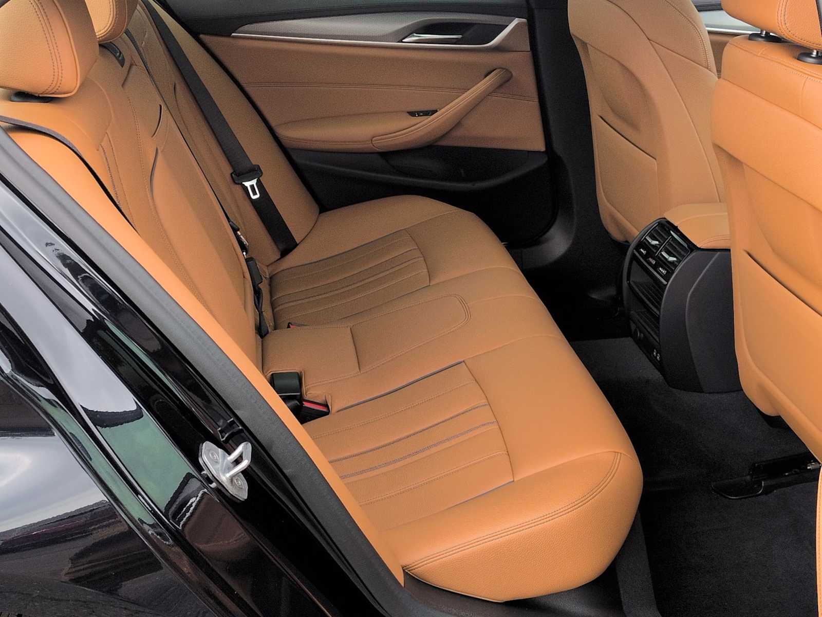 Thumbnail: 2020 BMW 5 Series - 22
