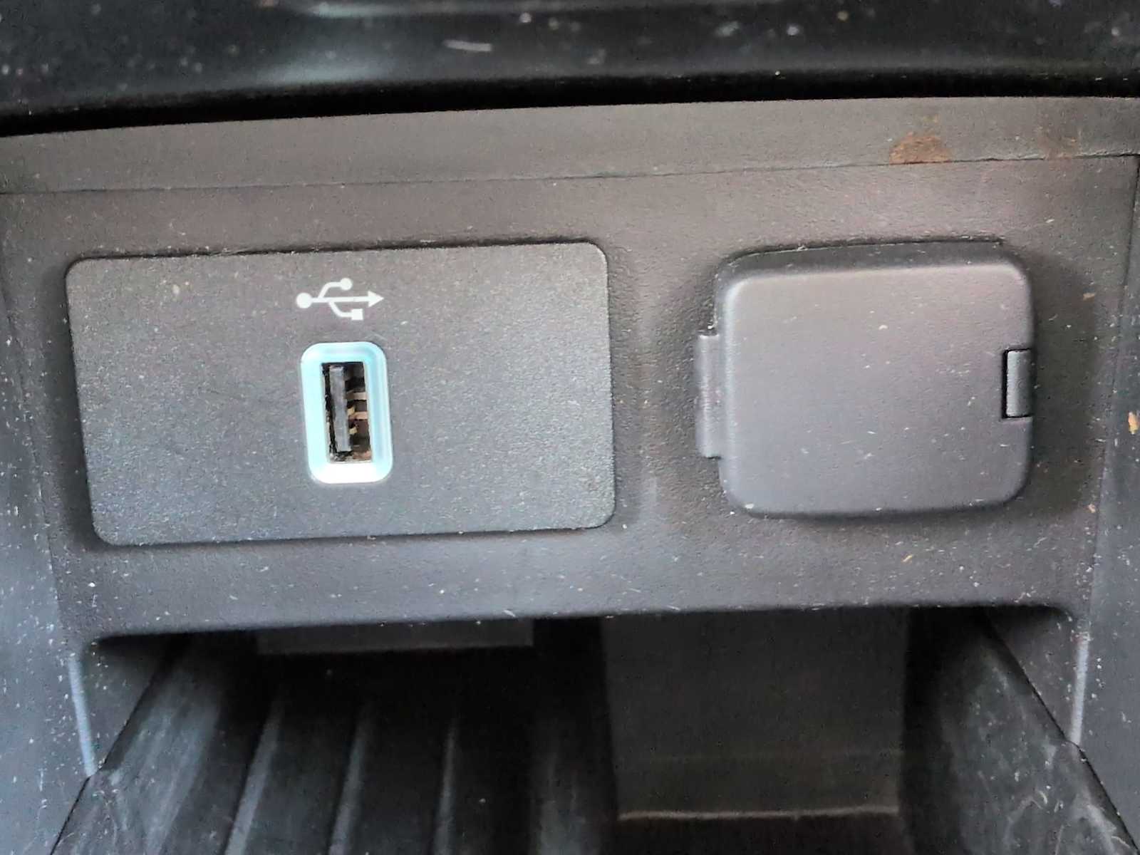 Thumbnail: 2018 Ford Explorer - 32