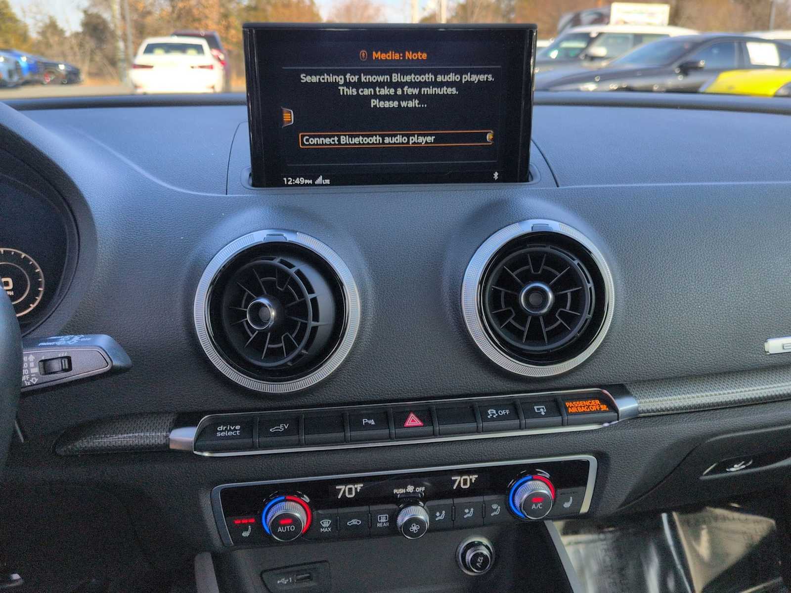 Thumbnail: 2017 Audi A3 e-tron - 30