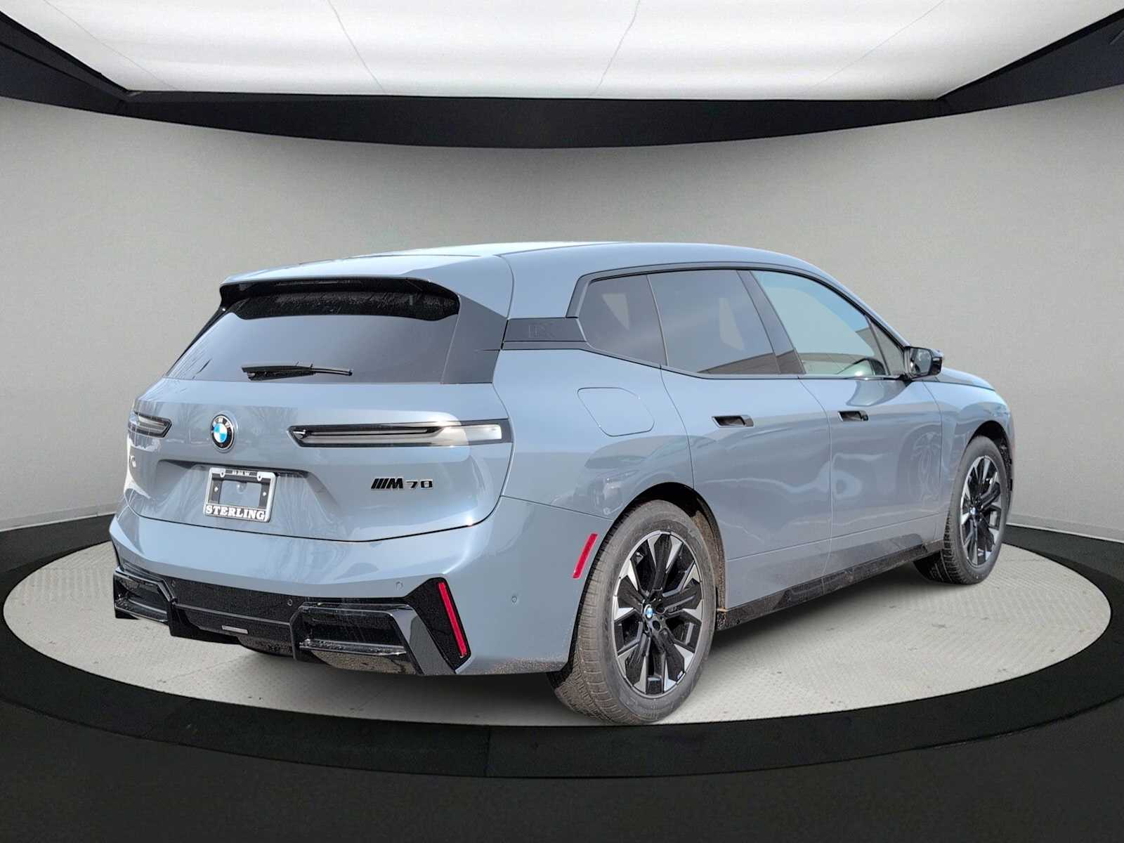 Thumbnail: 2026 BMW iX - 8