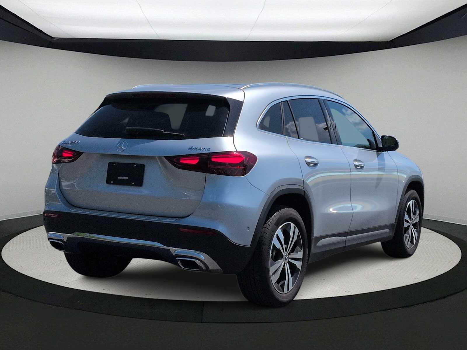 Thumbnail: 2026 Mercedes-Benz GLA - 8