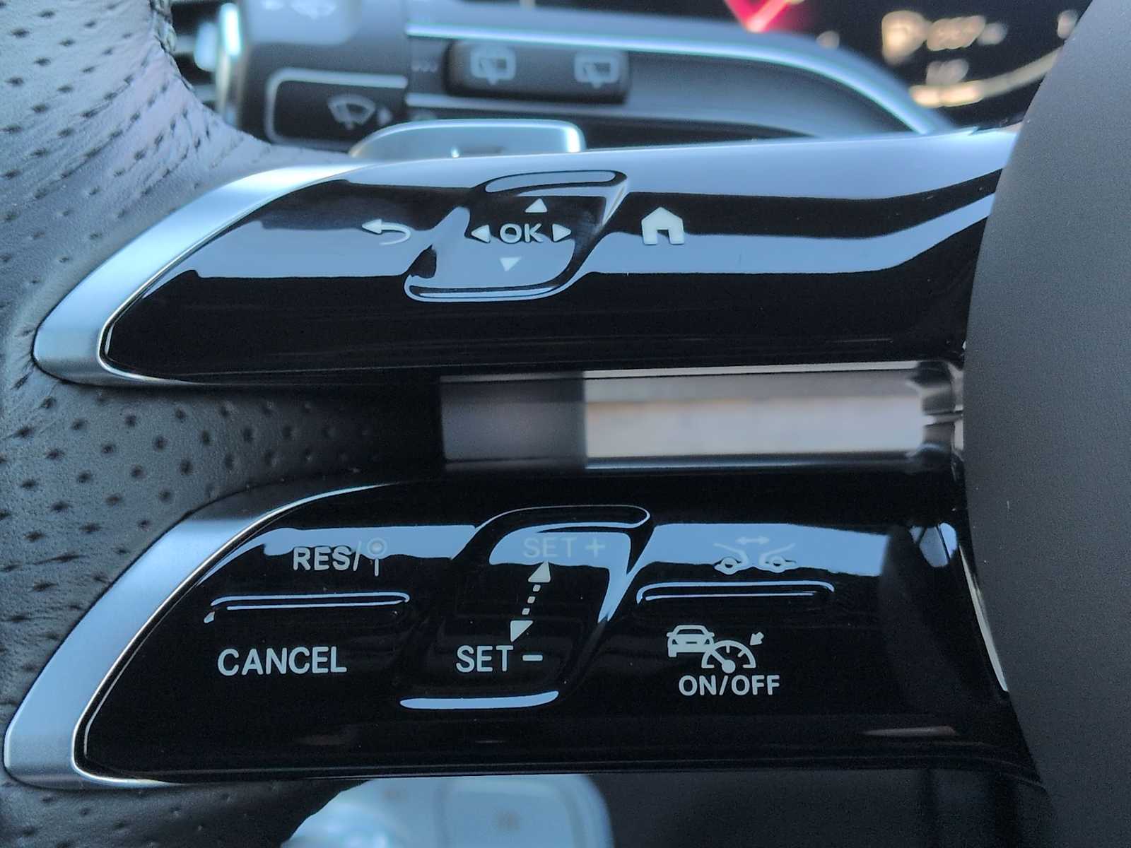 Thumbnail: 2025 Mercedes-Benz GLS - 26