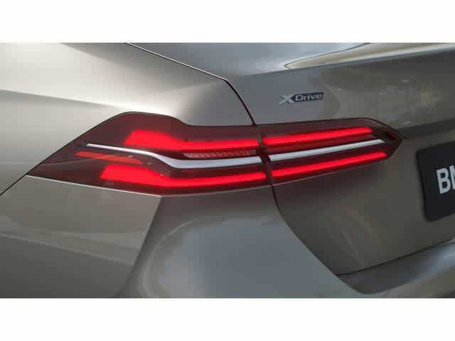 Thumbnail: 2026 BMW 5 Series - 8