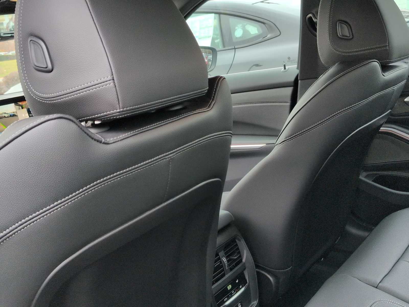 Thumbnail: 2026 BMW 3 Series - 19