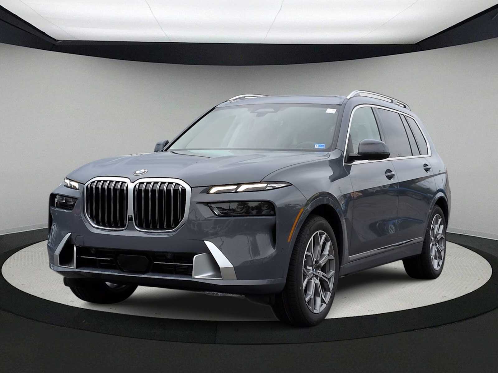 Thumbnail: 2027 BMW X7 - 4