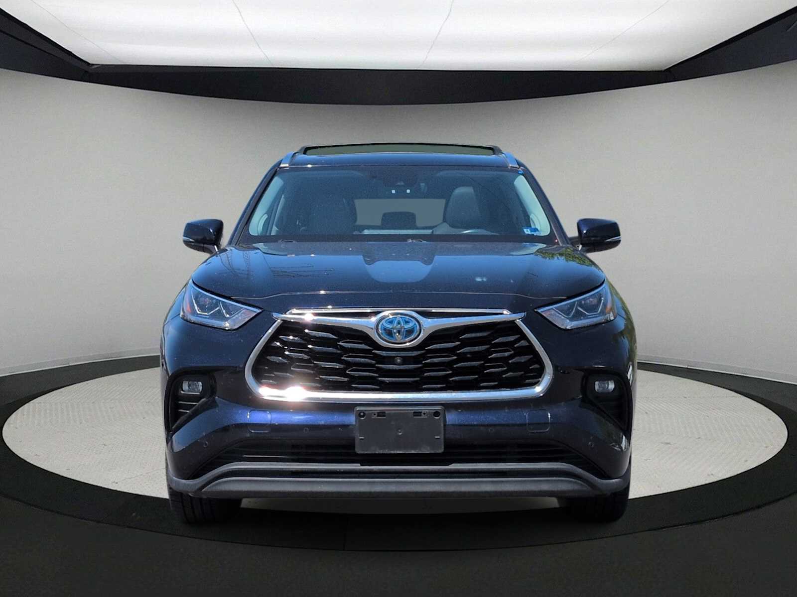 Thumbnail: 2021 Toyota Highlander - 3