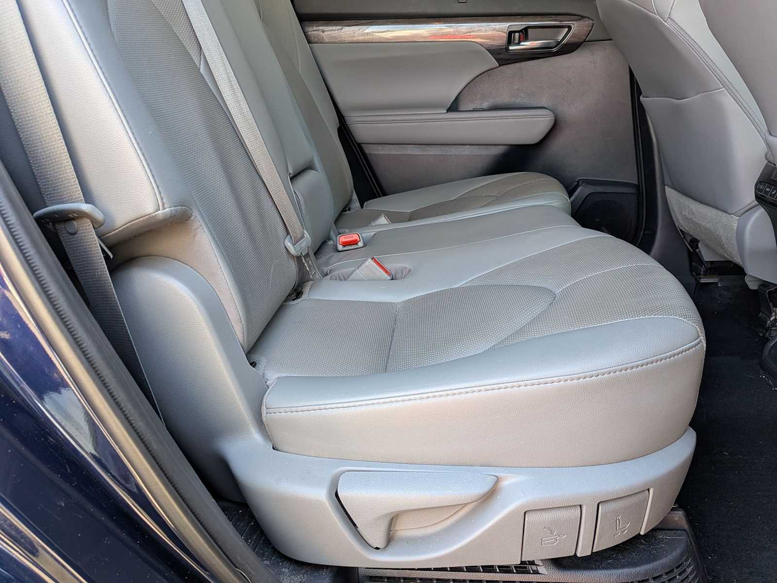 Thumbnail: 2021 Toyota Highlander - 22