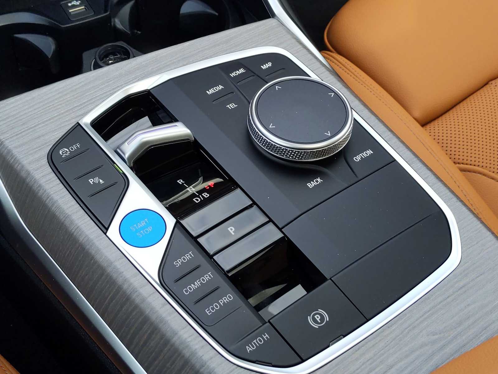 Thumbnail: 2025 BMW i4 - 34