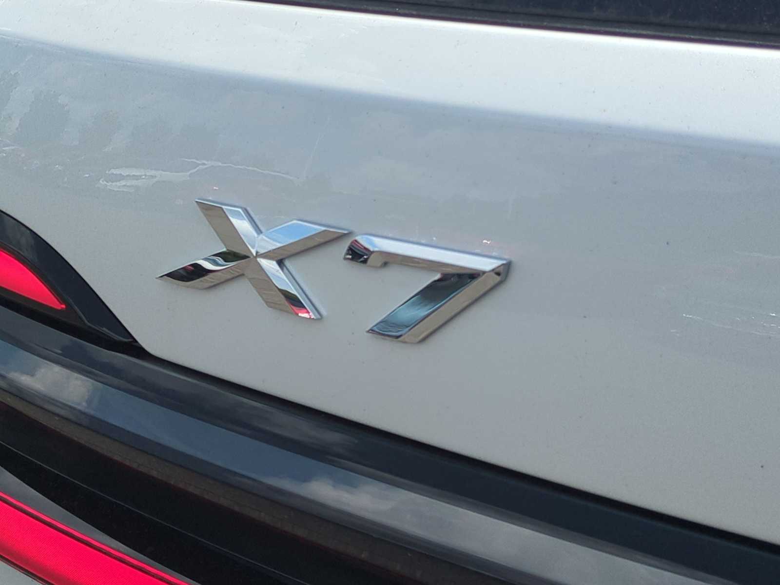 Thumbnail: 2026 BMW X7 - 12