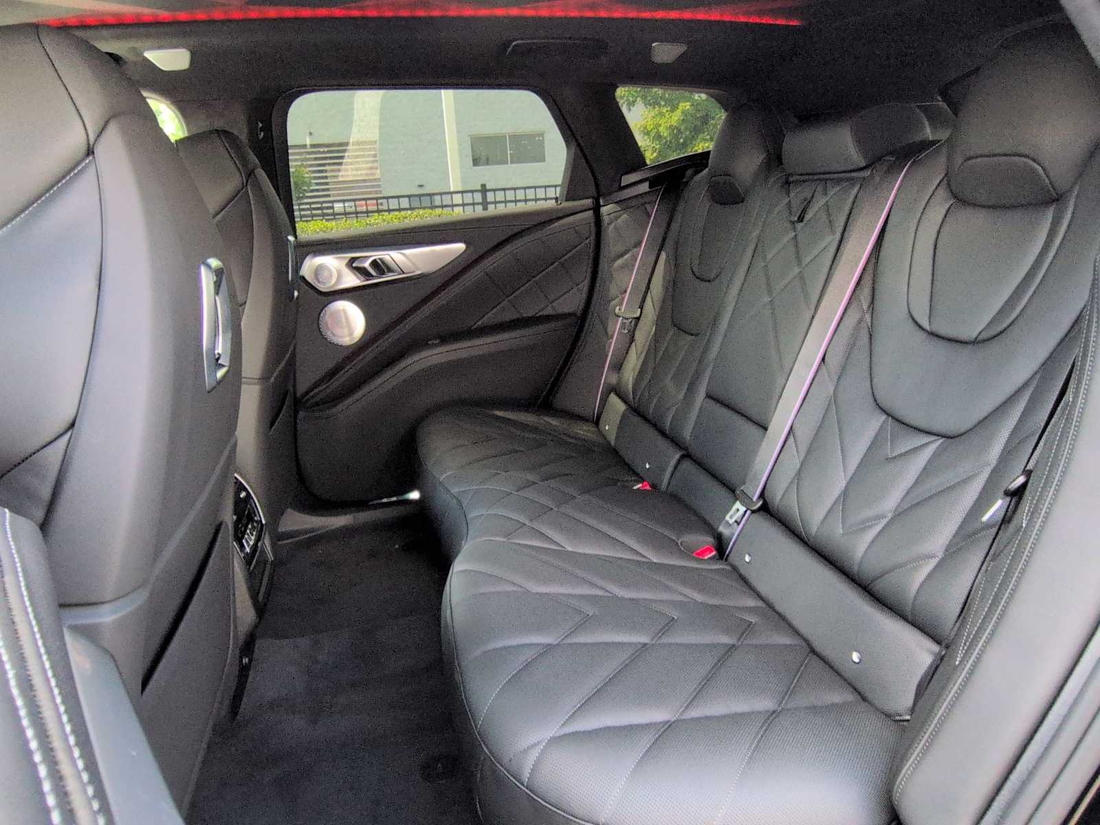 Thumbnail: 2026 BMW XM - 20