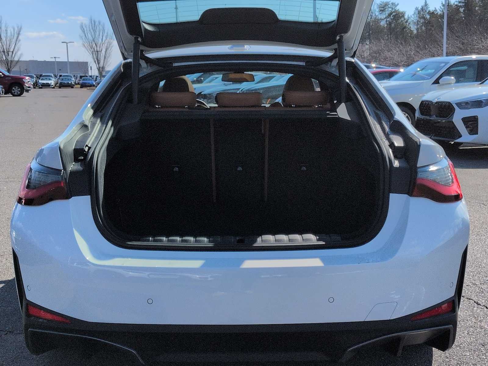 Thumbnail: 2026 BMW i4 - 35