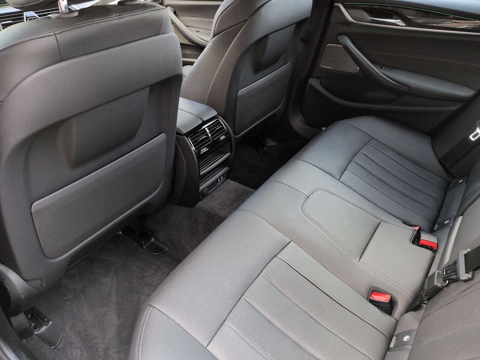 Thumbnail: 2021 BMW 5 Series - 19