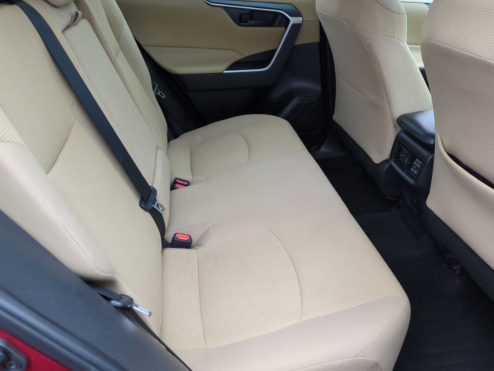 Thumbnail: 2022 Toyota RAV4 - 17