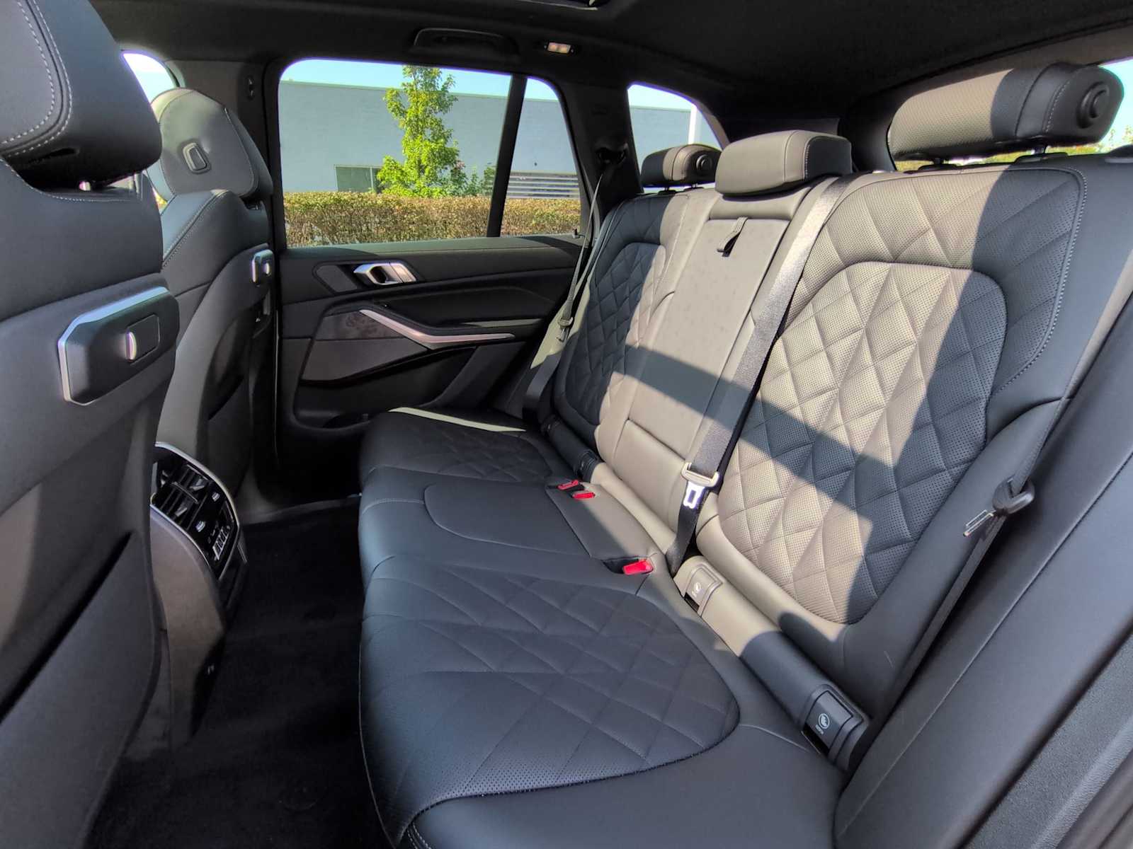 Thumbnail: 2026 BMW X5 - 21