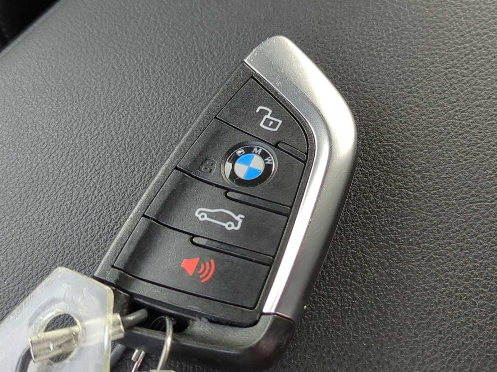 Thumbnail: 2024 BMW 3 Series - 38