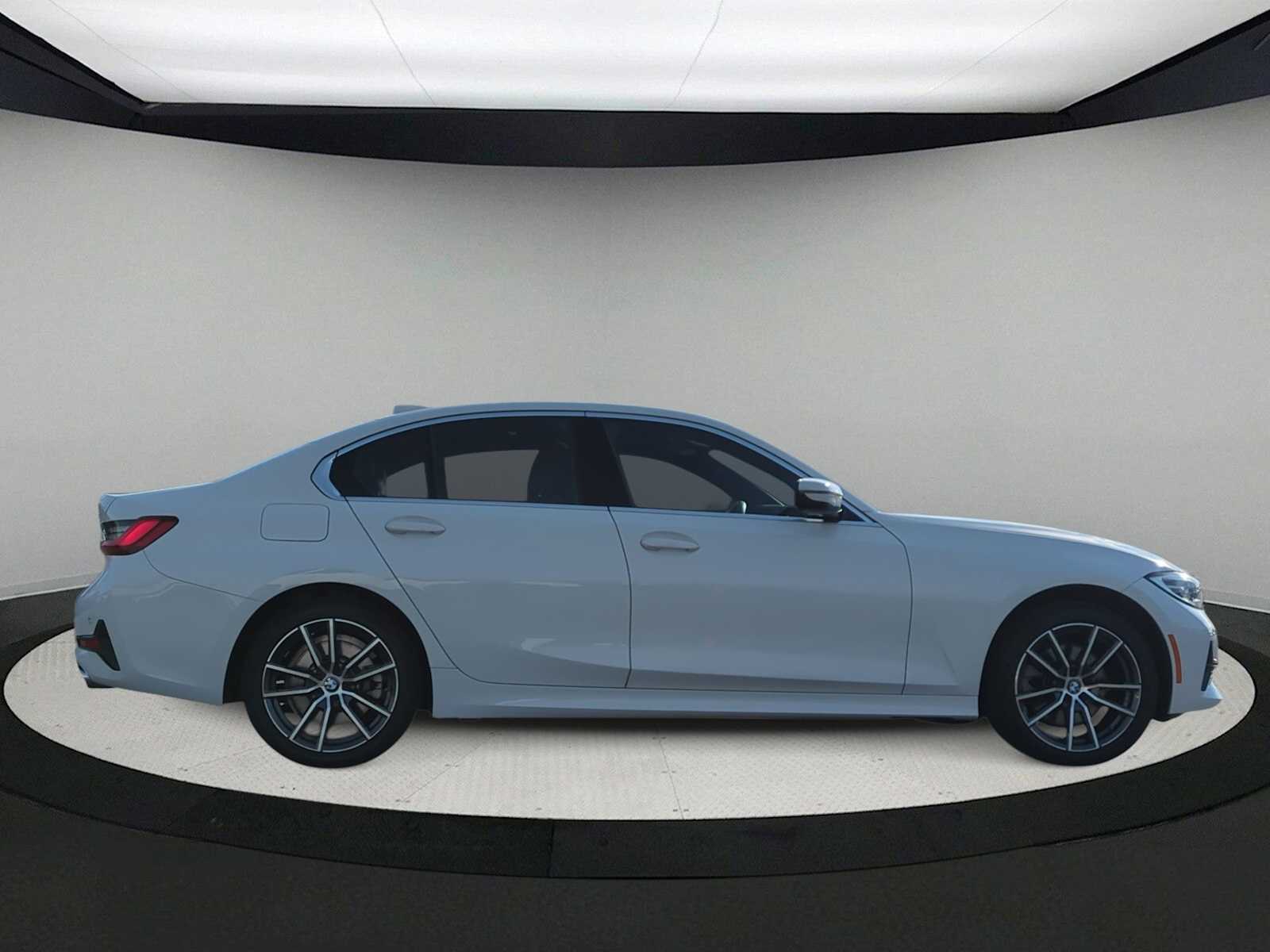 Thumbnail: 2022 BMW 3 Series - 9