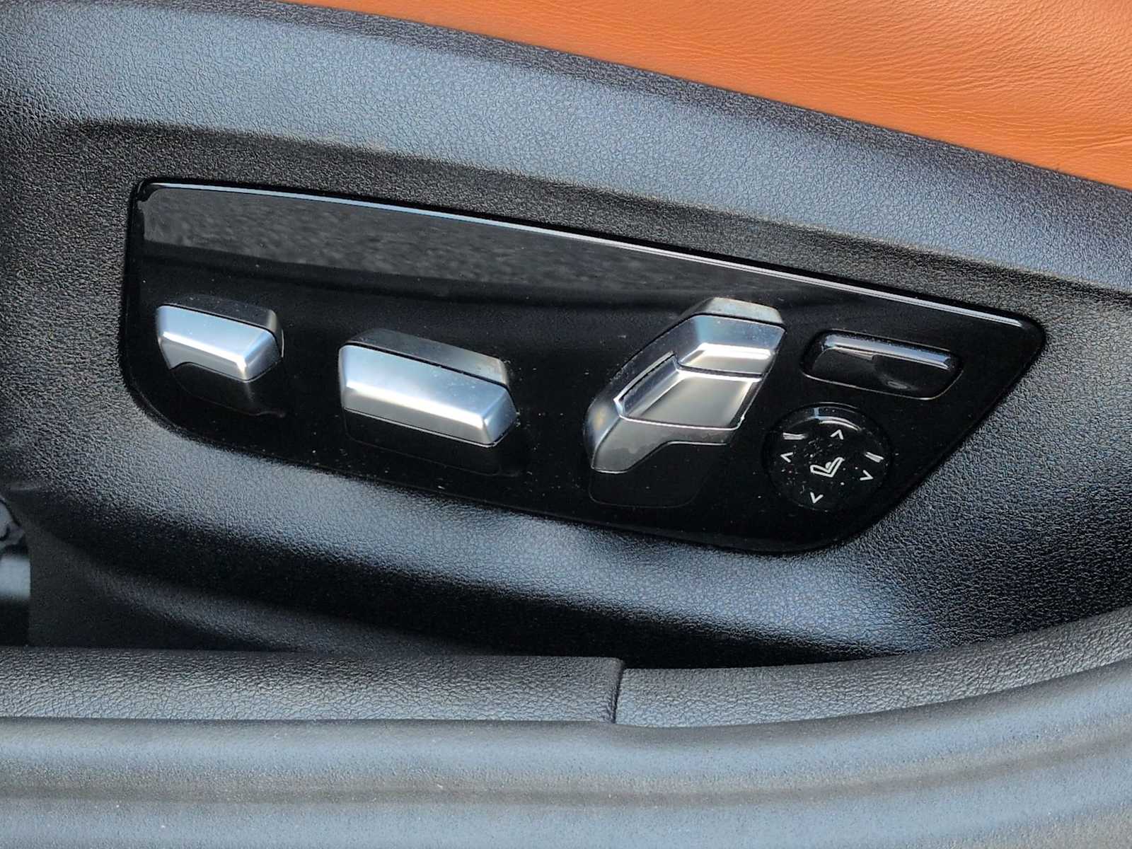 Thumbnail: 2023 BMW M5 - 17