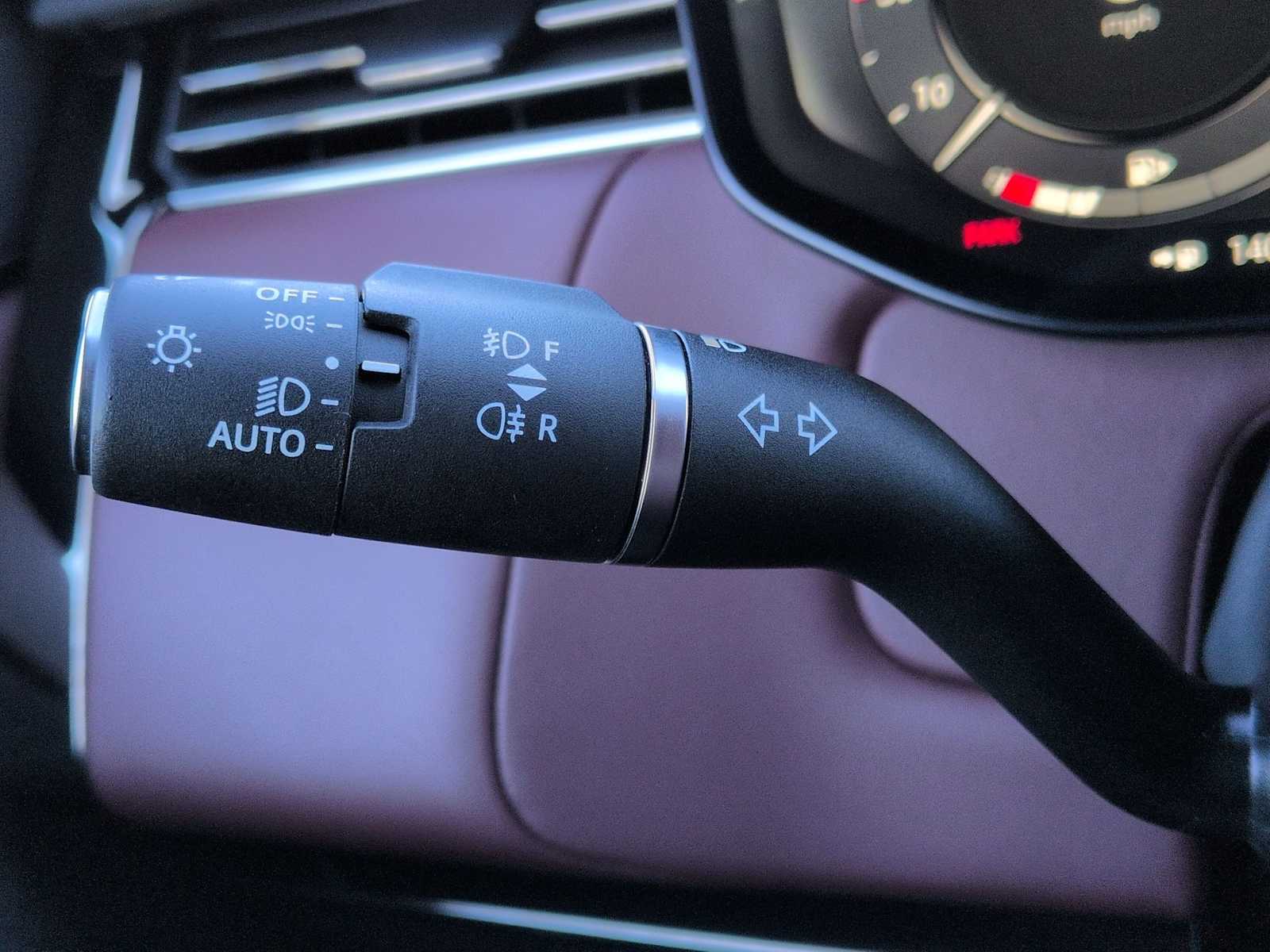 Thumbnail: 2025 Land Rover Range Rover Sport - 29