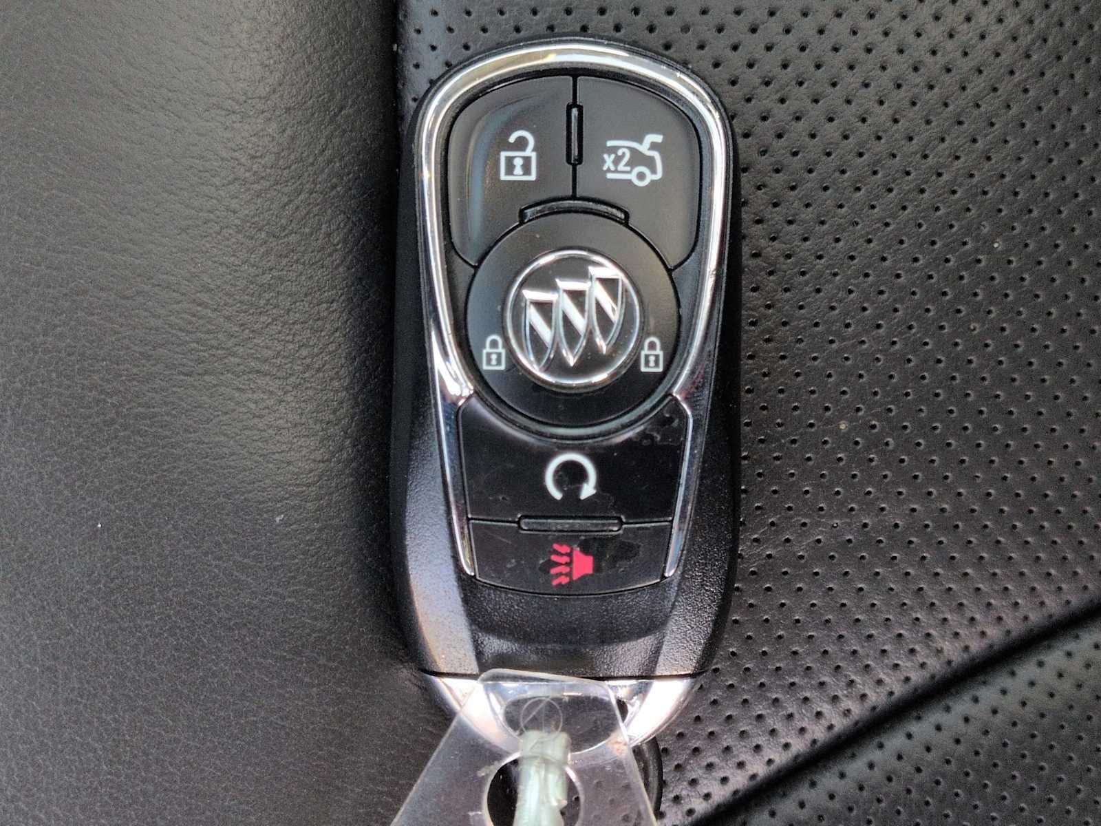 Thumbnail: 2017 Buick LaCrosse - 38