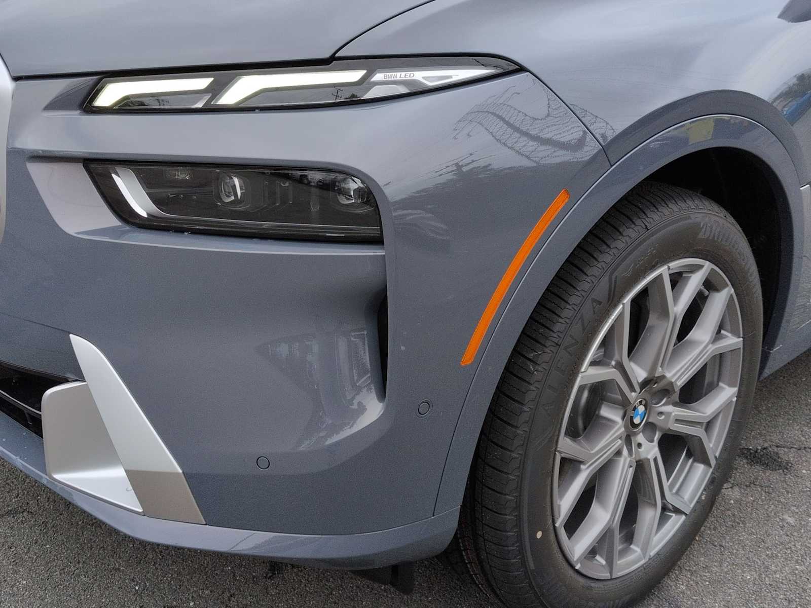 Thumbnail: 2027 BMW X7 - 11