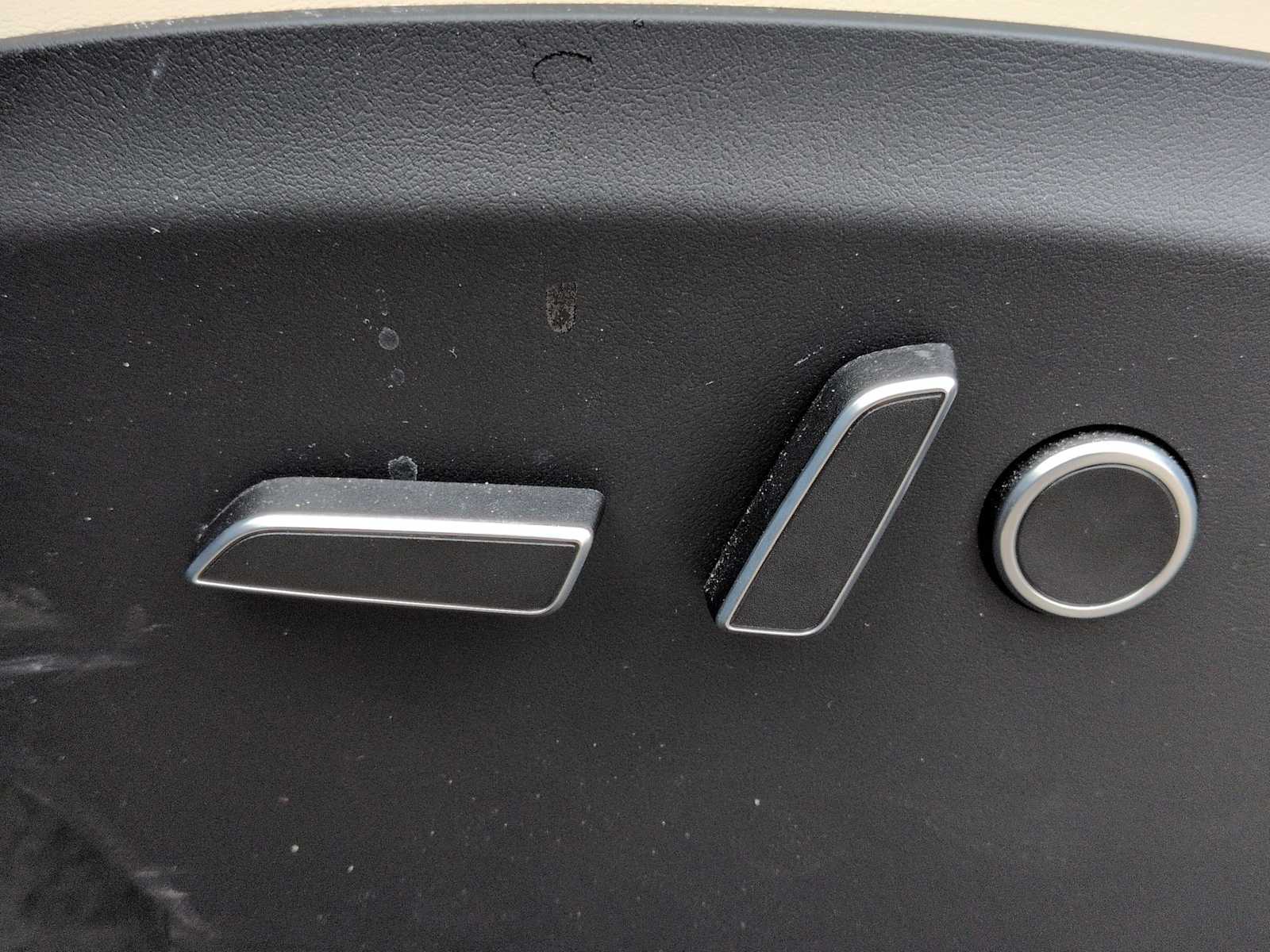 Thumbnail: 2023 Tesla Model X - 16