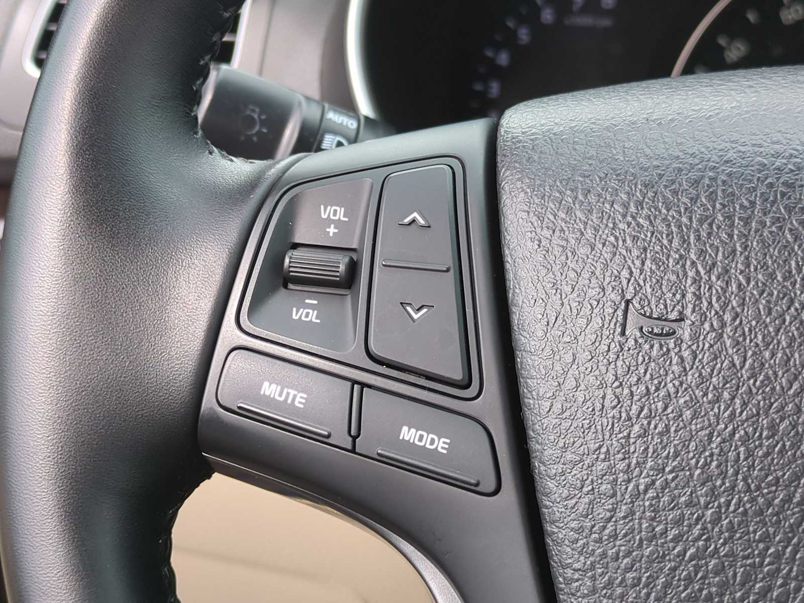 Thumbnail: 2015 Kia Sorento - 24