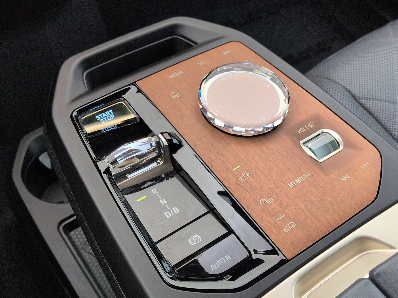 Thumbnail: 2023 BMW iX - 34