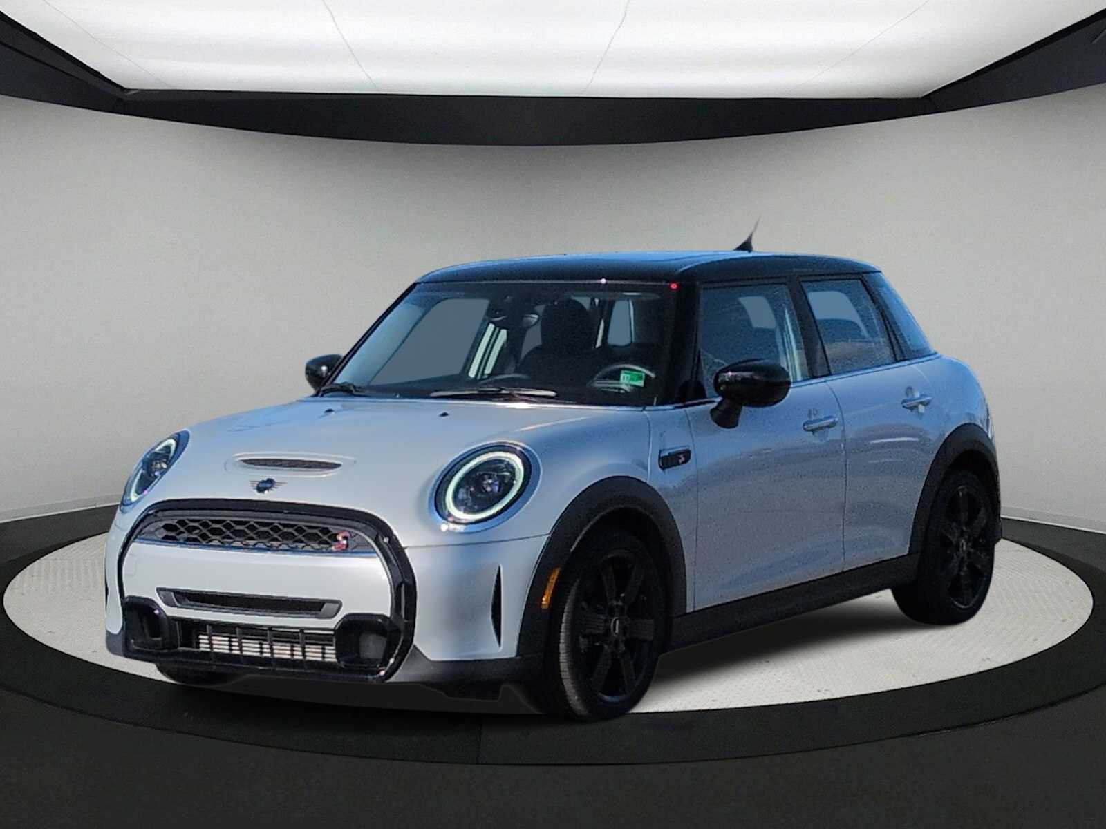 Thumbnail: 2023 MINI Cooper Hardtop - 4
