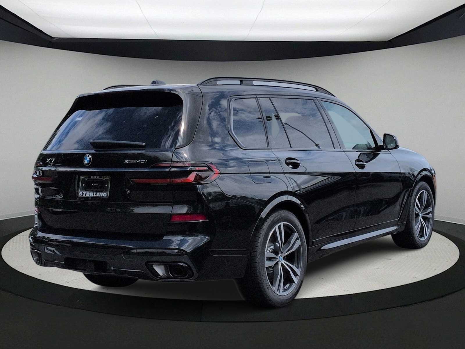 Thumbnail: 2027 BMW X7 - 8