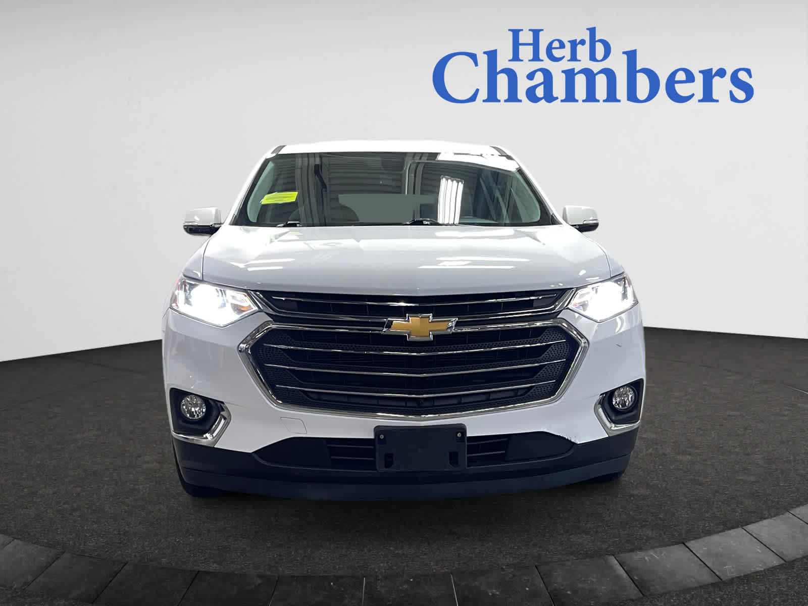 Used 2019 Chevrolet Traverse 3LT with VIN 1GNEVHKW6KJ234364 for sale in Sudbury, MA