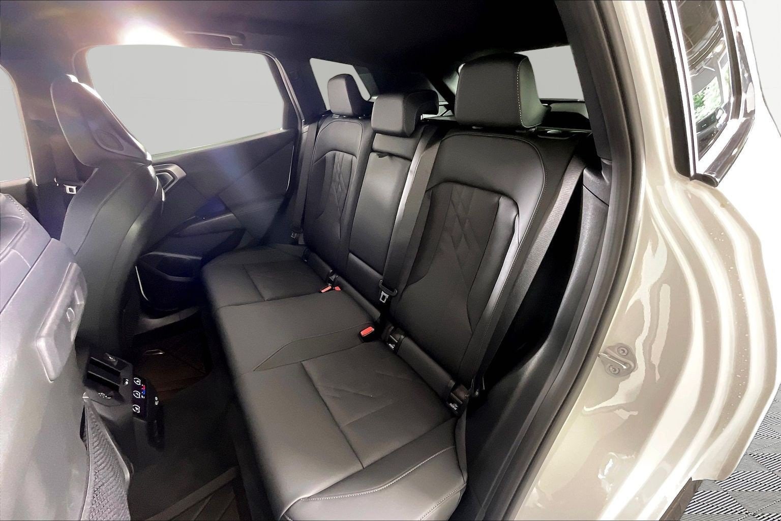 2026 BMW X3 30 - Photo 24