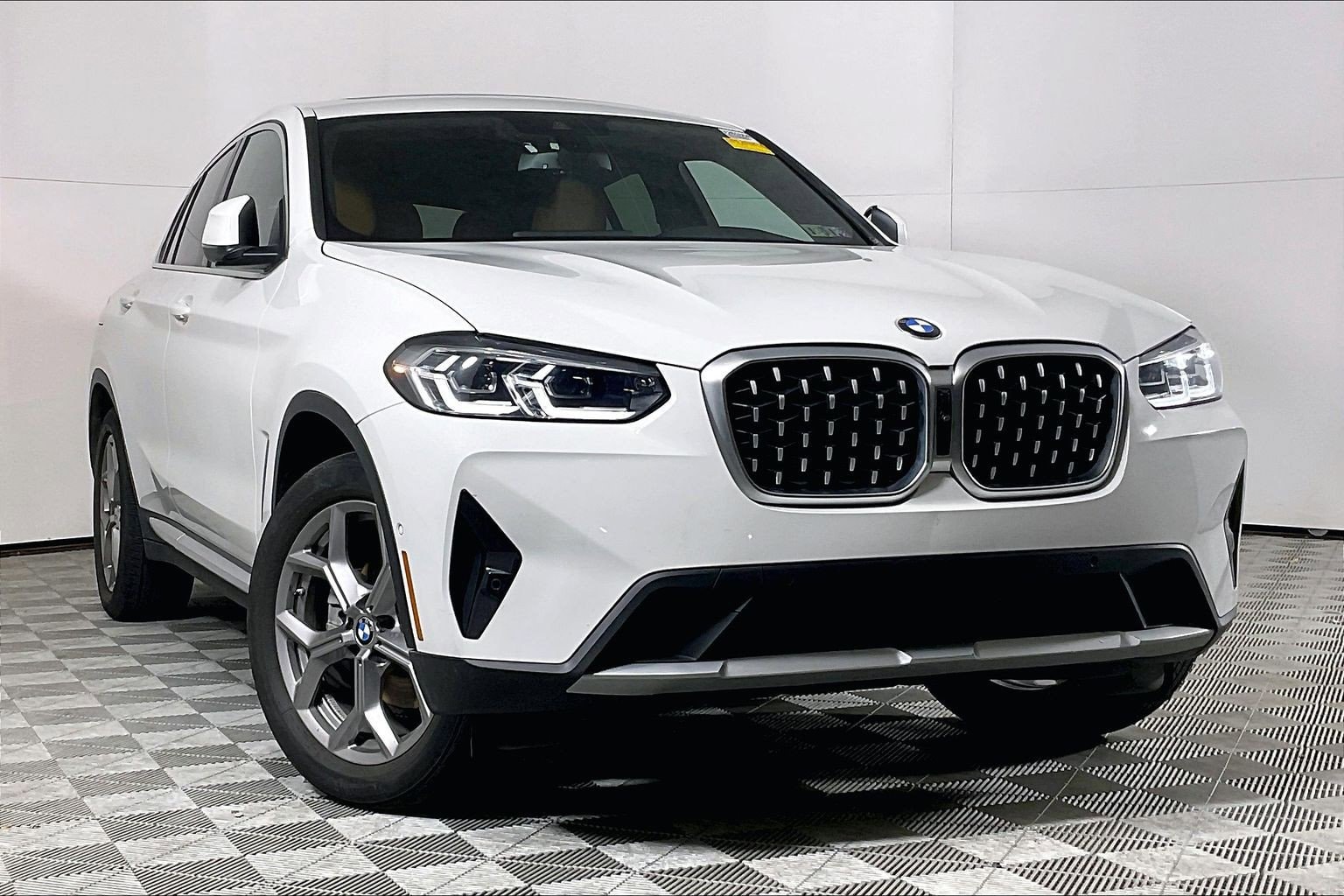 2023 BMW X4 30i's photo