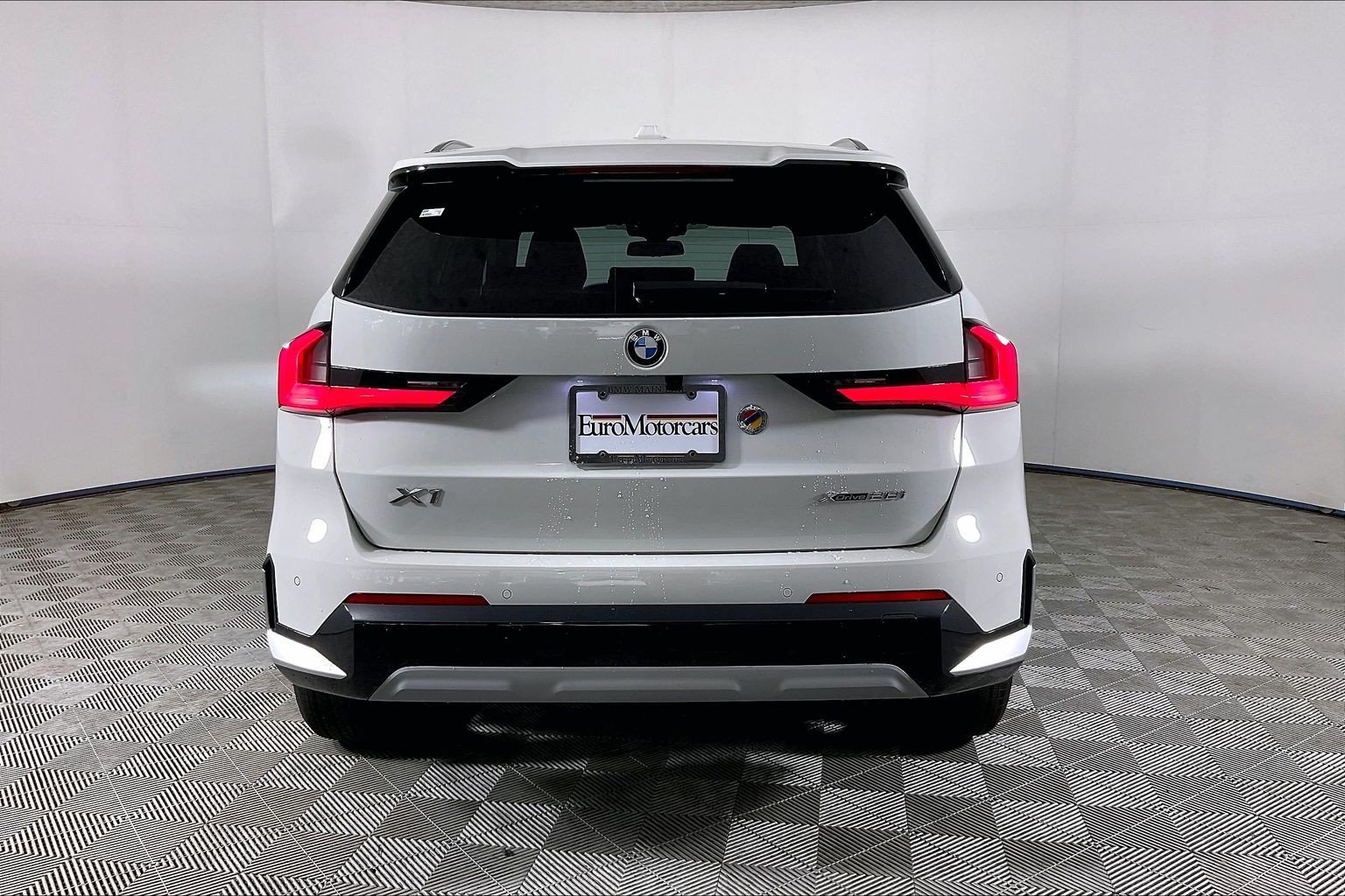 2026 BMW X1 28i - Photo 6