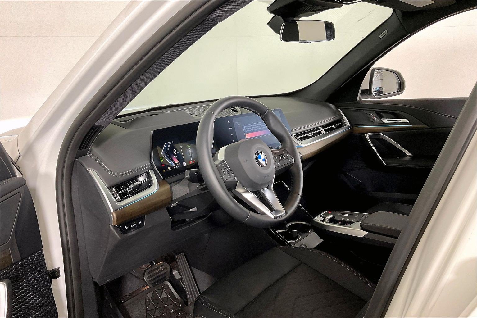 2026 BMW X1 28i - Photo 7